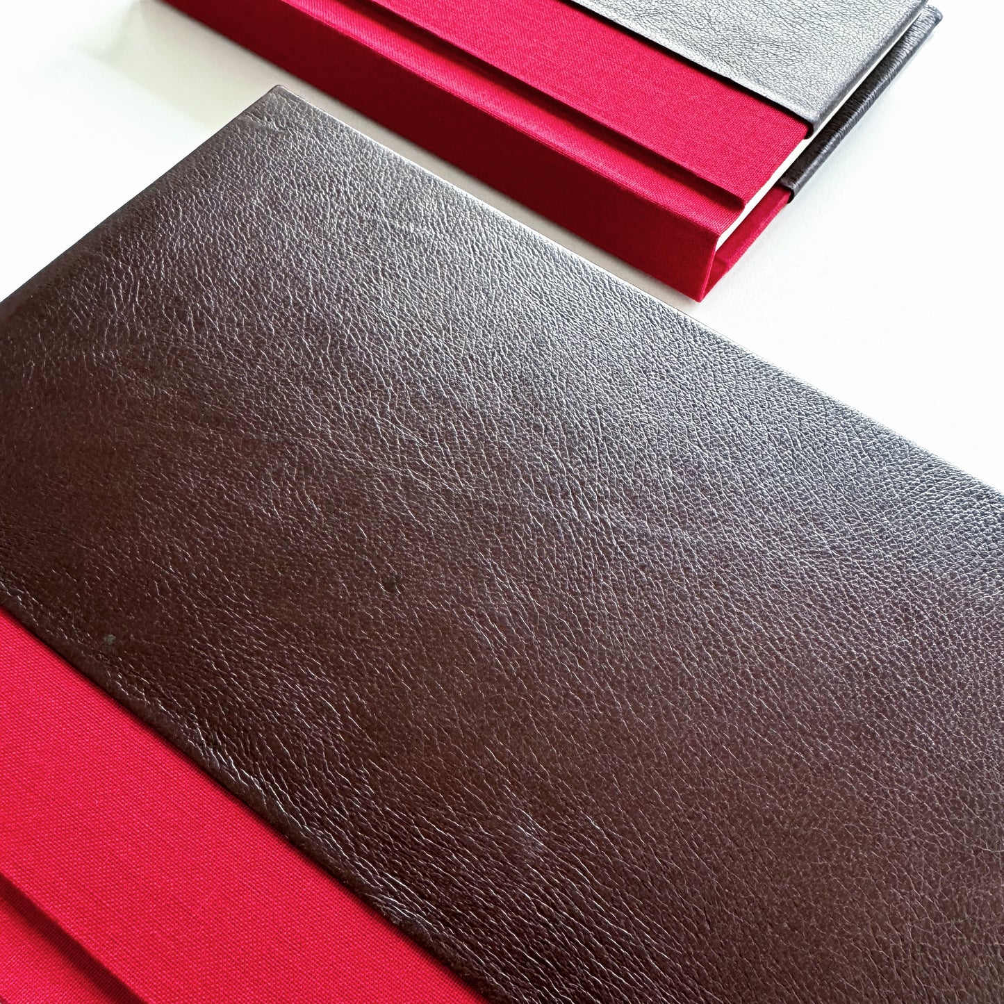 Handmade Leather Notebook No. 10 | 16,5 x 24 cm