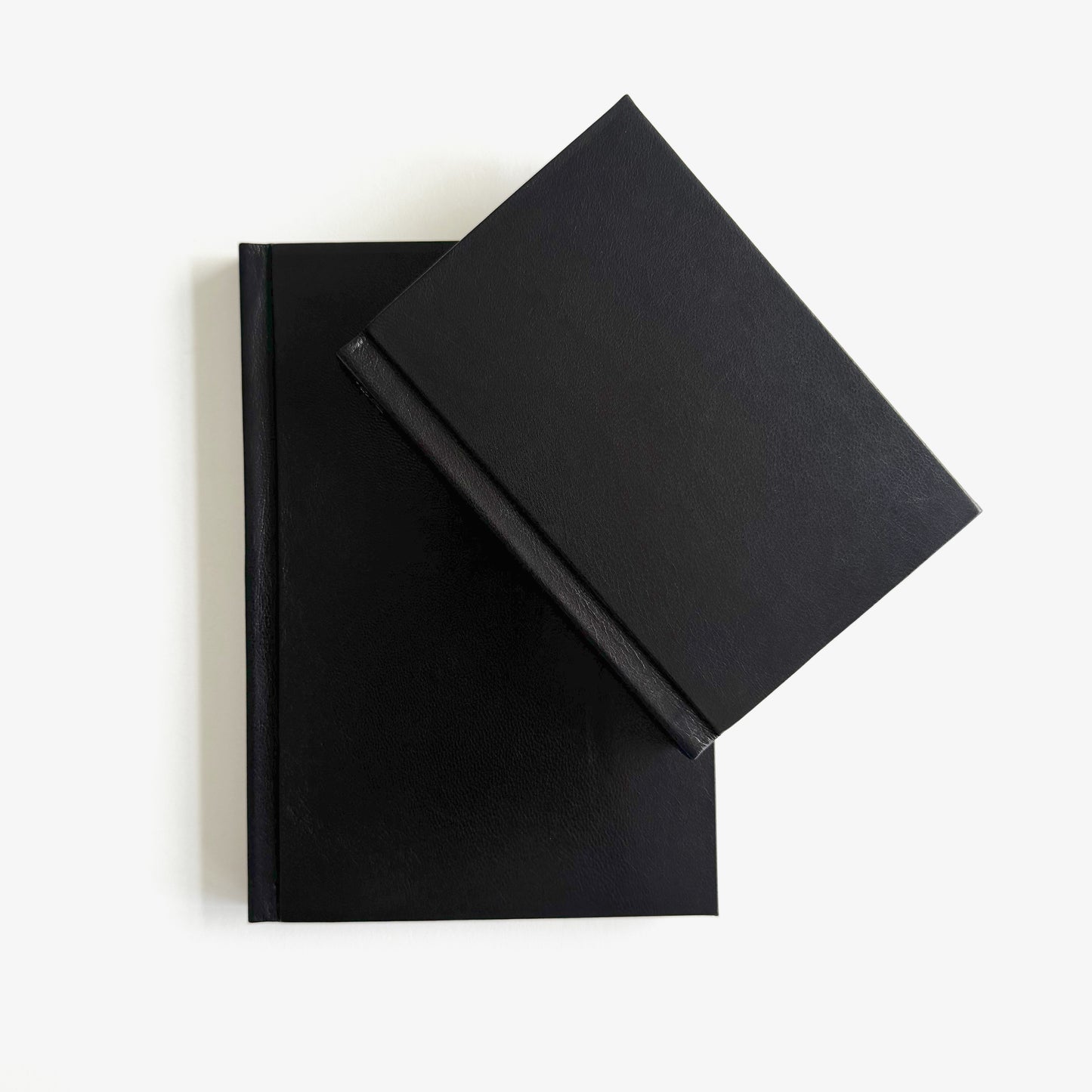 Handmade Leather Notebook No. 11 | 12,5 x 18 cm