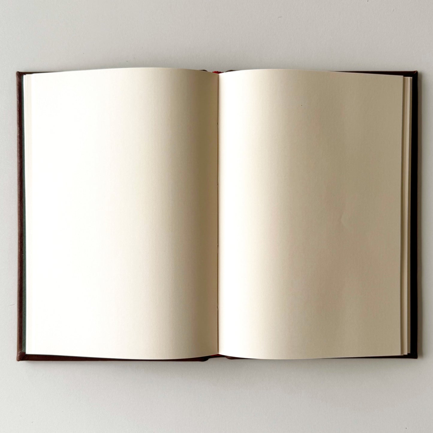 Handmade Leather Notebook No. 24 | 16,5 x 24 cm