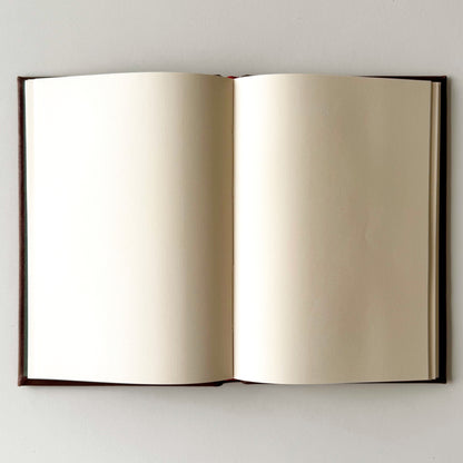 Handmade Leather Notebook No. 24 | 16,5 x 24 cm