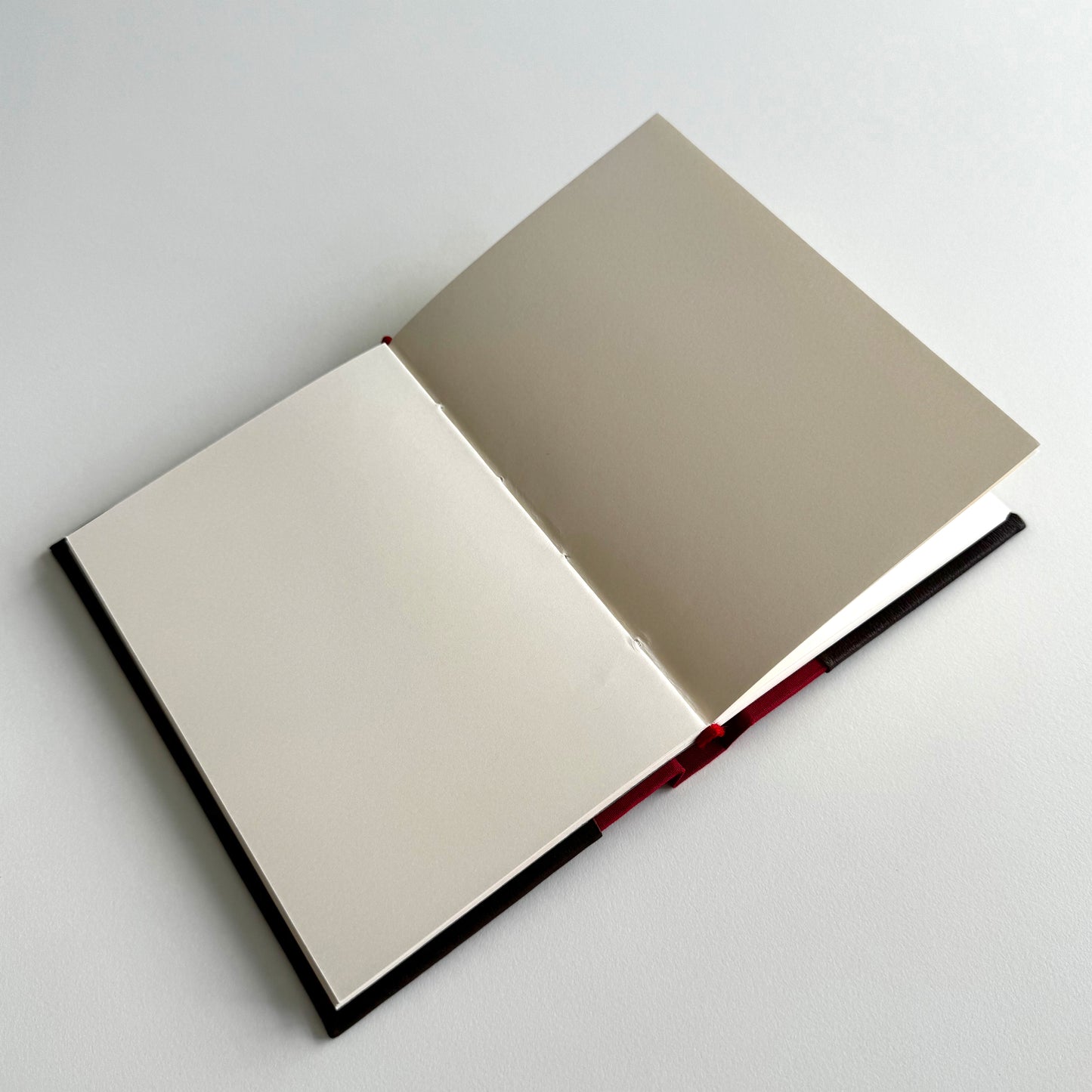 Handmade Leather Notebook No. 10 | 12,5 x 18 cm