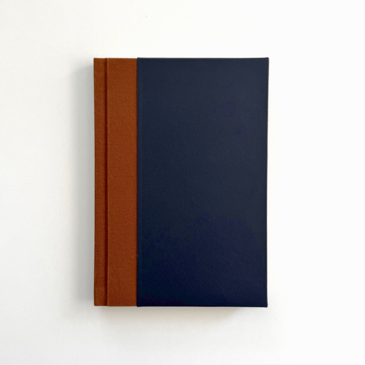 Handmade Leather Notebook No. 44 | 16,5 x 24 cm
