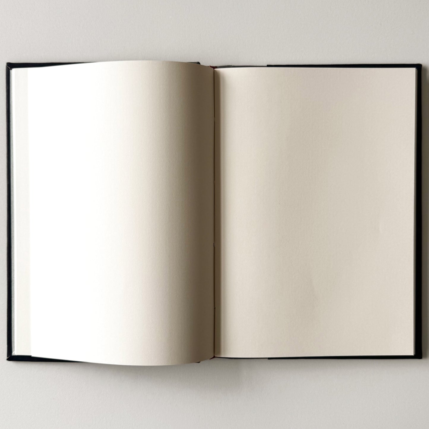 Handmade Leather Notebook No. 39 | 16,5 x 24 cm