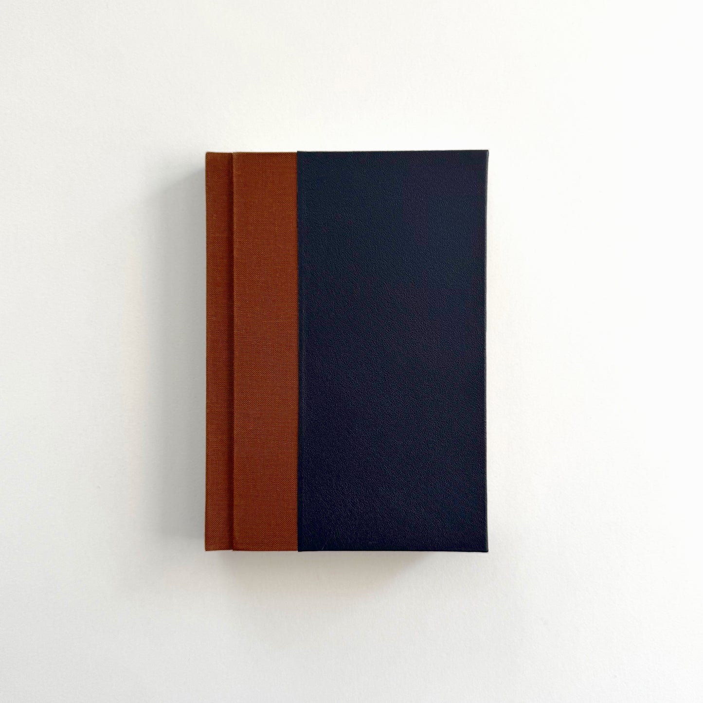 Handmade Leather Notebook No. 44 | 12,5 x 18 cm