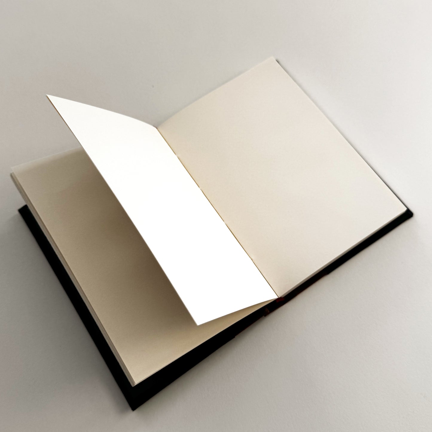Handmade Leather Notebook No. 44 | 12,5 x 18 cm