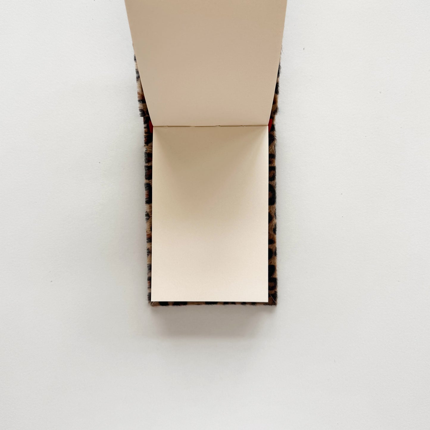 Handmade Leather Notebook No. 25T | 9 x 12,5 cm