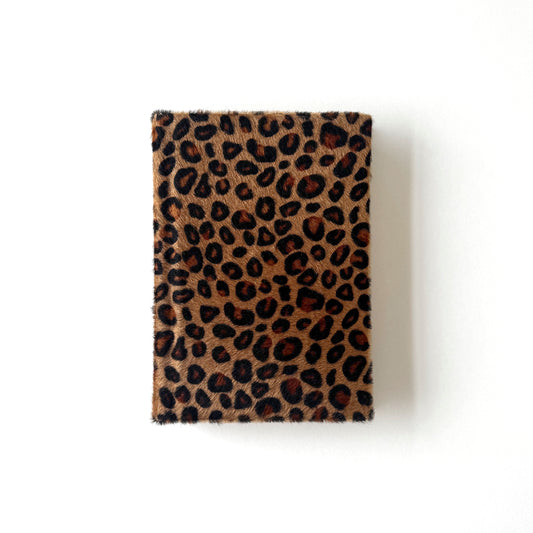 Handmade Leather Notebook No. 25 | 12,5 x 18 cm