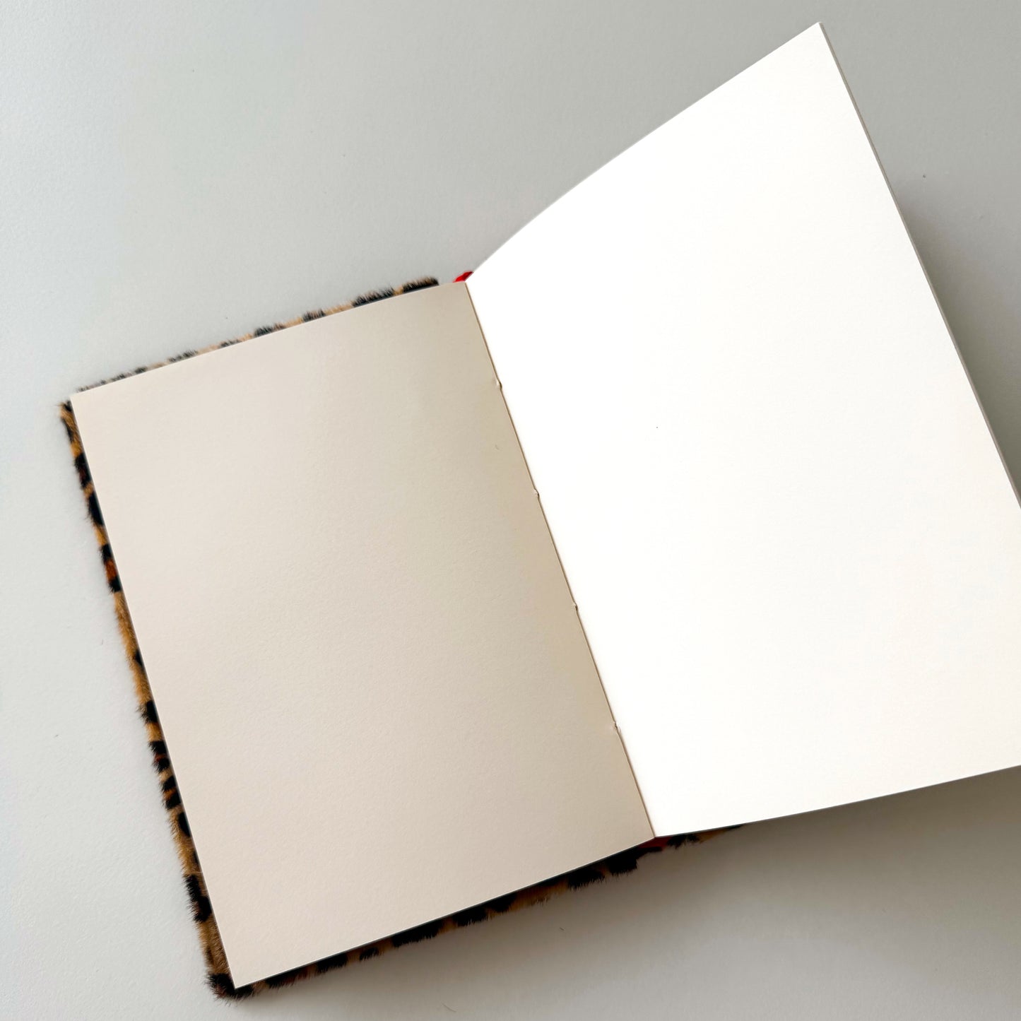 Handmade Leather Notebook No. 25 | 12,5 x 18 cm