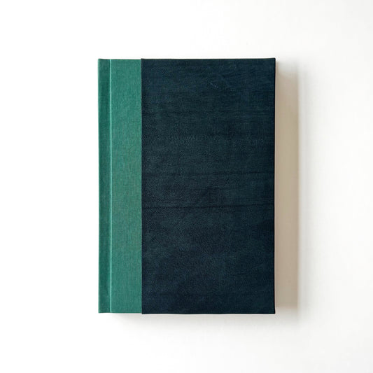 Handmade Leather Notebook No. 22 | 16,5 x 24 cm