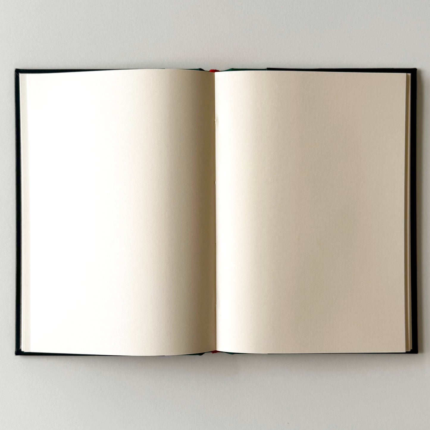Handmade Leather Notebook No. 22 | 16,5 x 24 cm