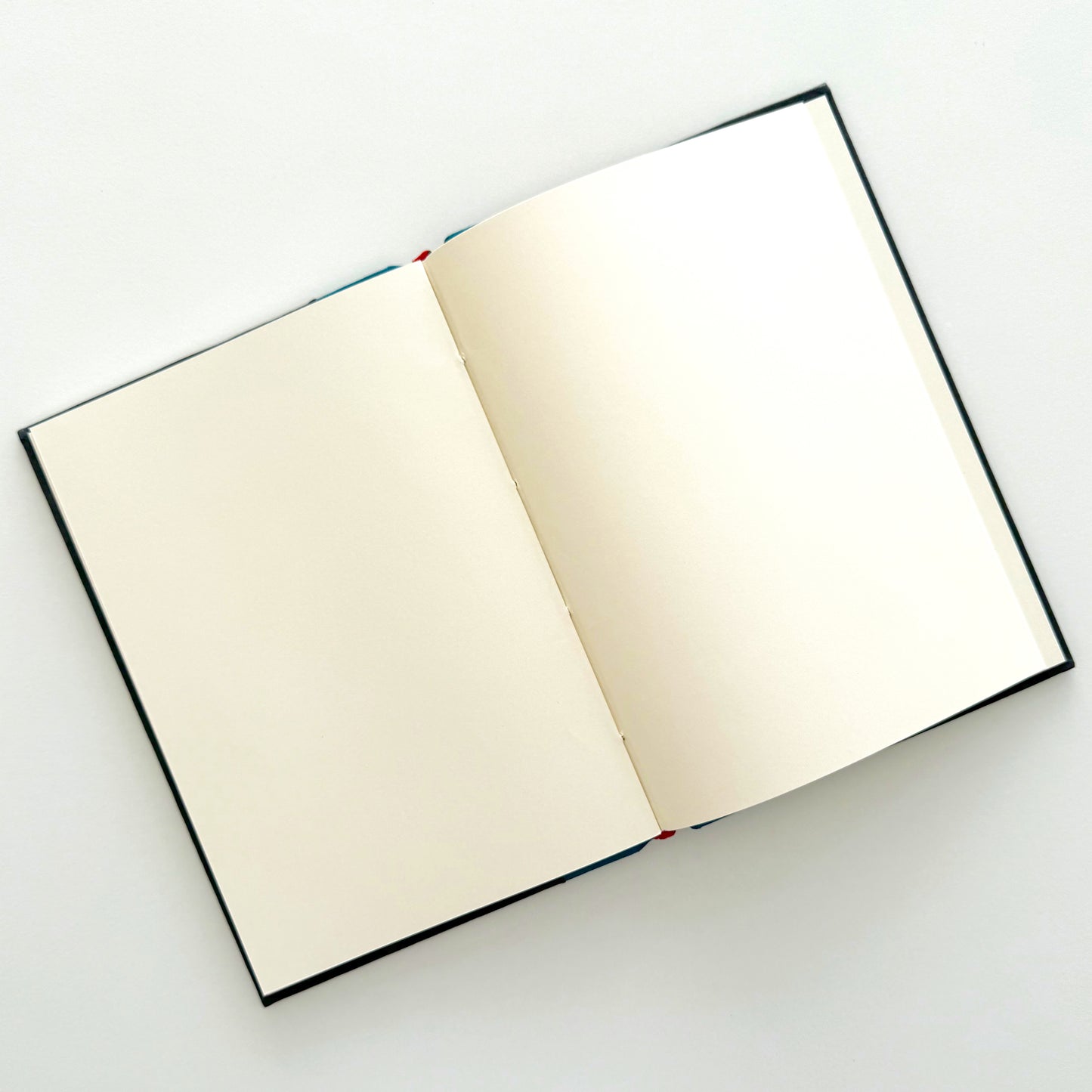 Handmade Leather Notebook No. 7 | 16,5 x 24 cm