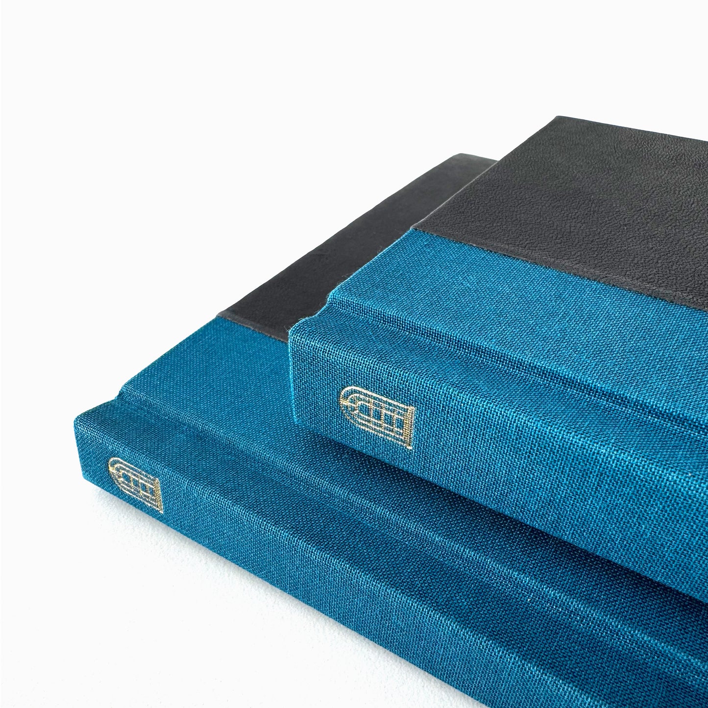 Handmade Leather Notebook No. 7 | 16,5 x 24 cm