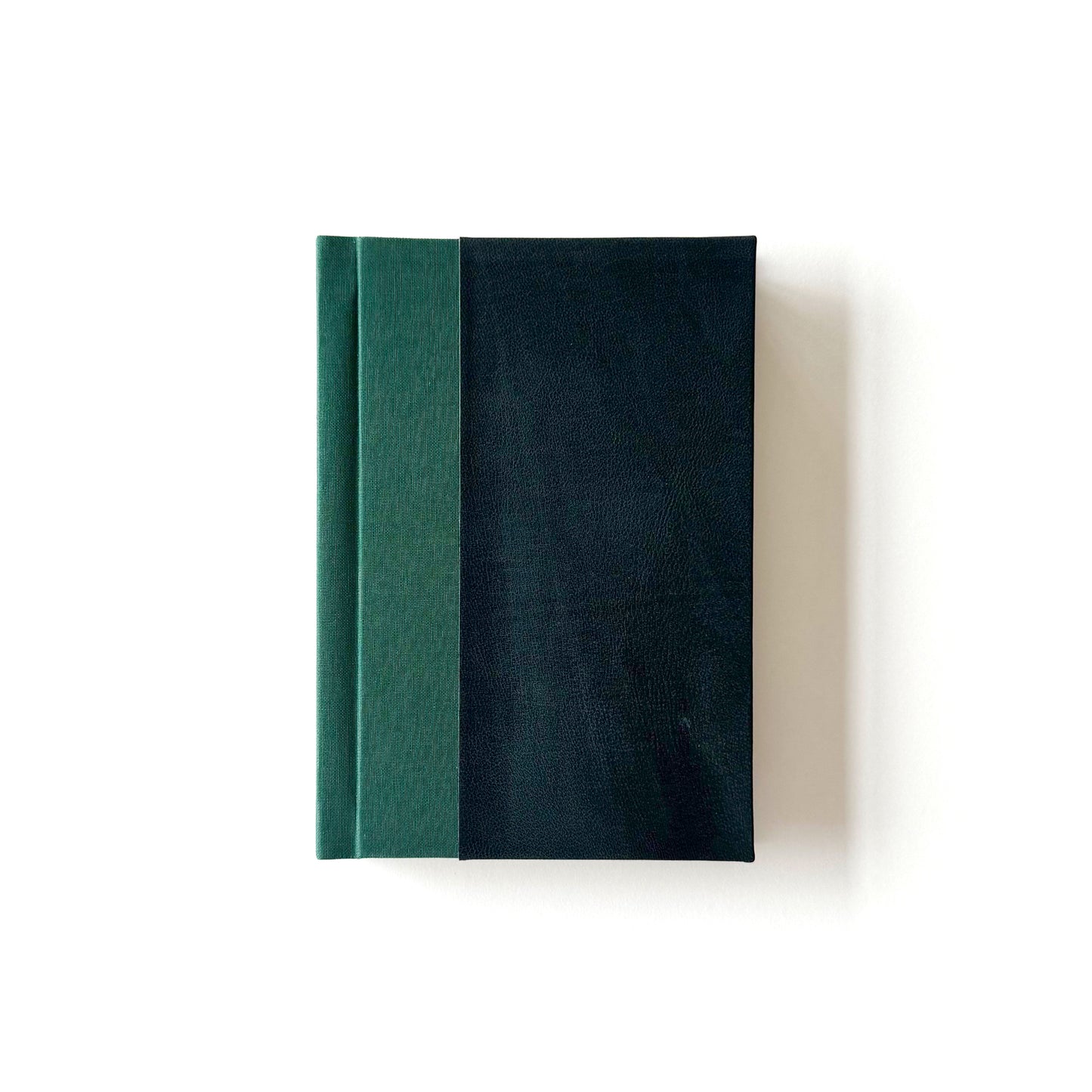 Handmade Leather Notebook No. 22 | 12,5 x 18 cm