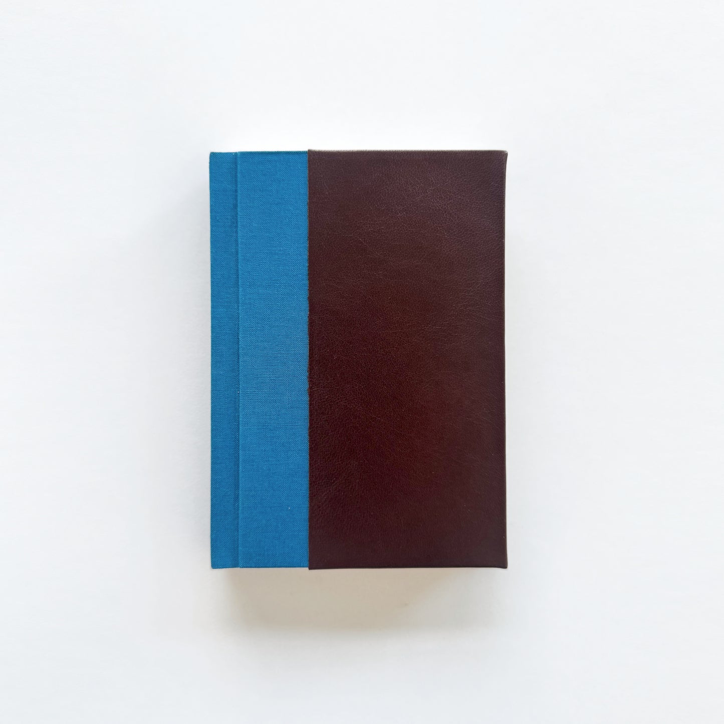Handmade Leather Notebook No. 15 | 12,5 x 18 cm