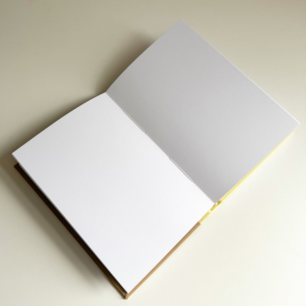 Handmade Sketchbook WHITE CHOCOLATE | 16,5 x 24 cm