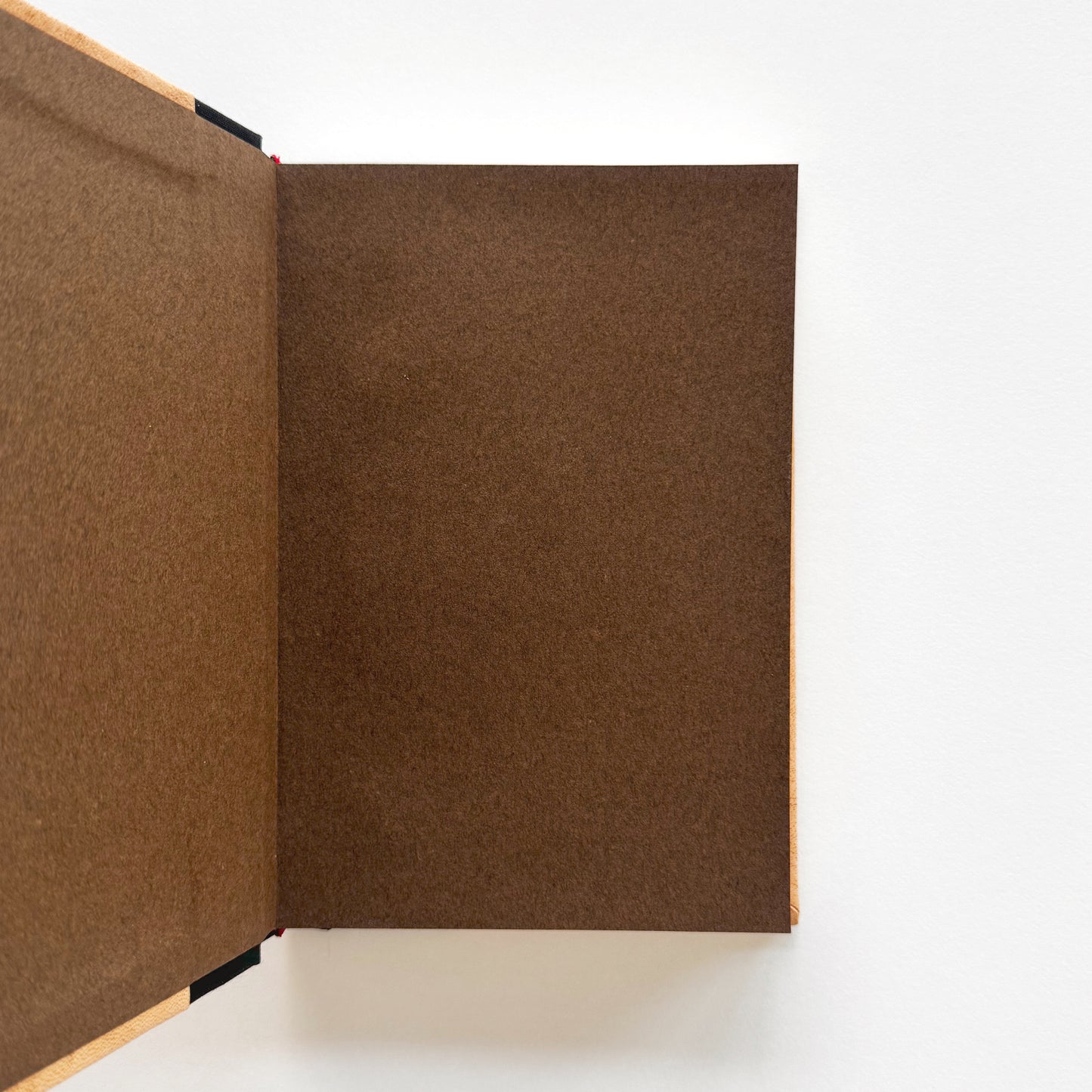 Handmade Leather Notebook No. 13 | 16,5 x 24 cm