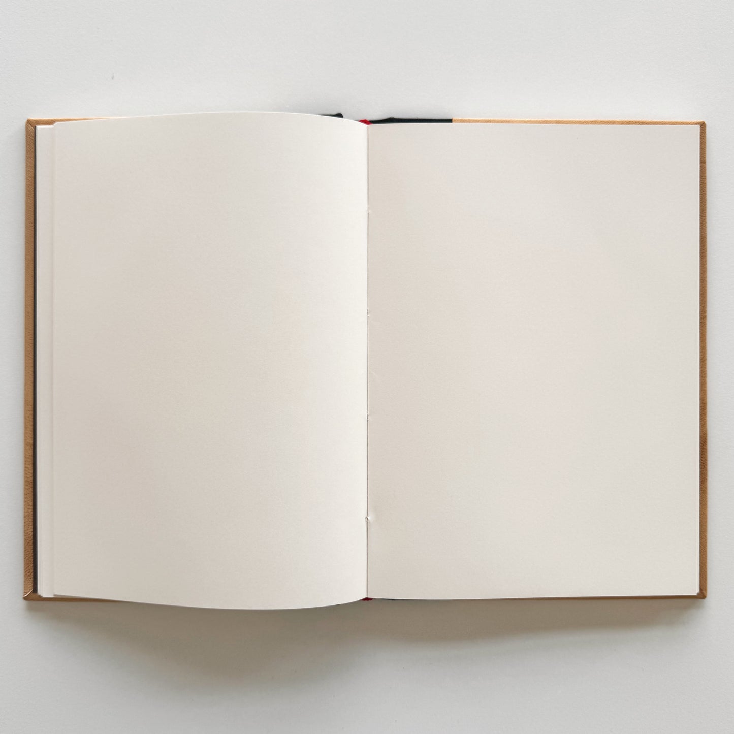 Handmade Leather Notebook No. 13 | 16,5 x 24 cm