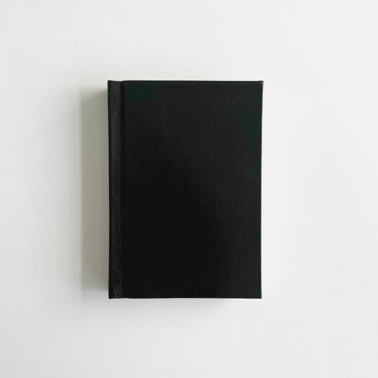 Handmade Leather Notebook No. 11 | 12,5 x 18 cm