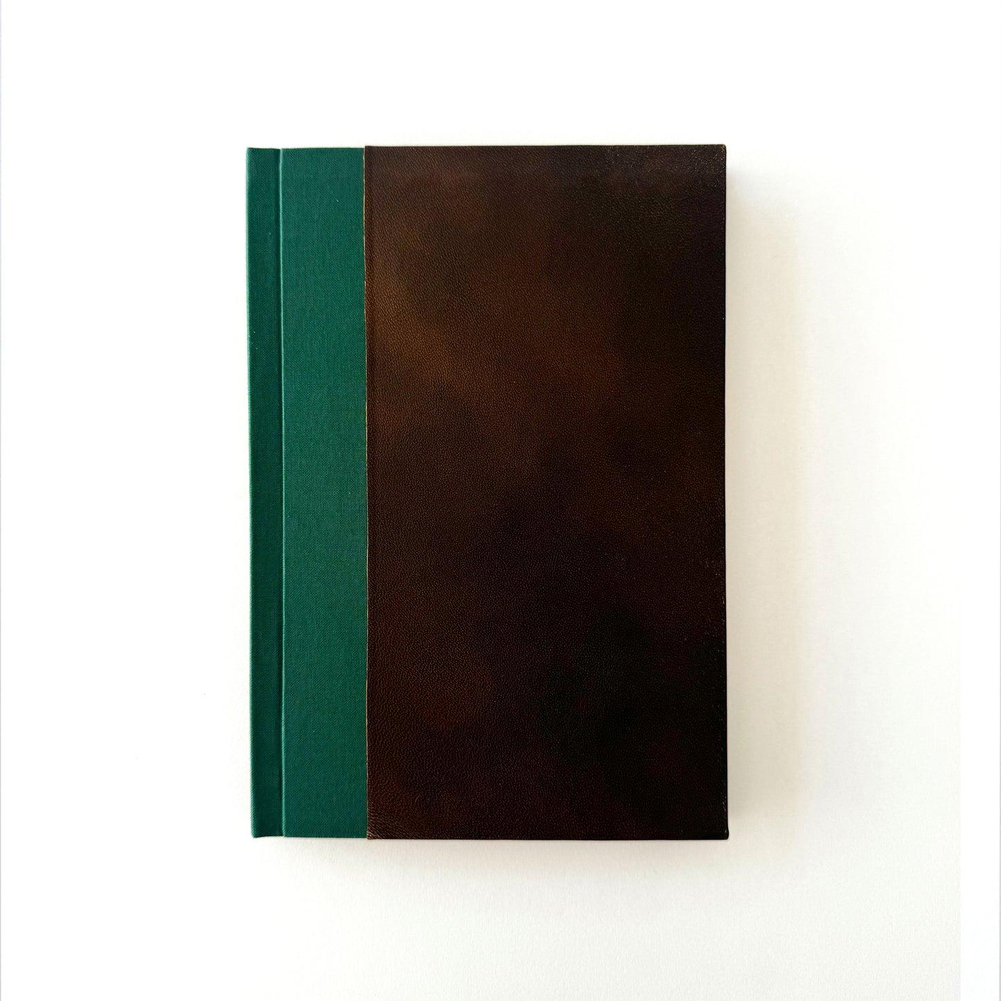 Handmade Leather Notebook No. 6 | 16,5 x 24 cm
