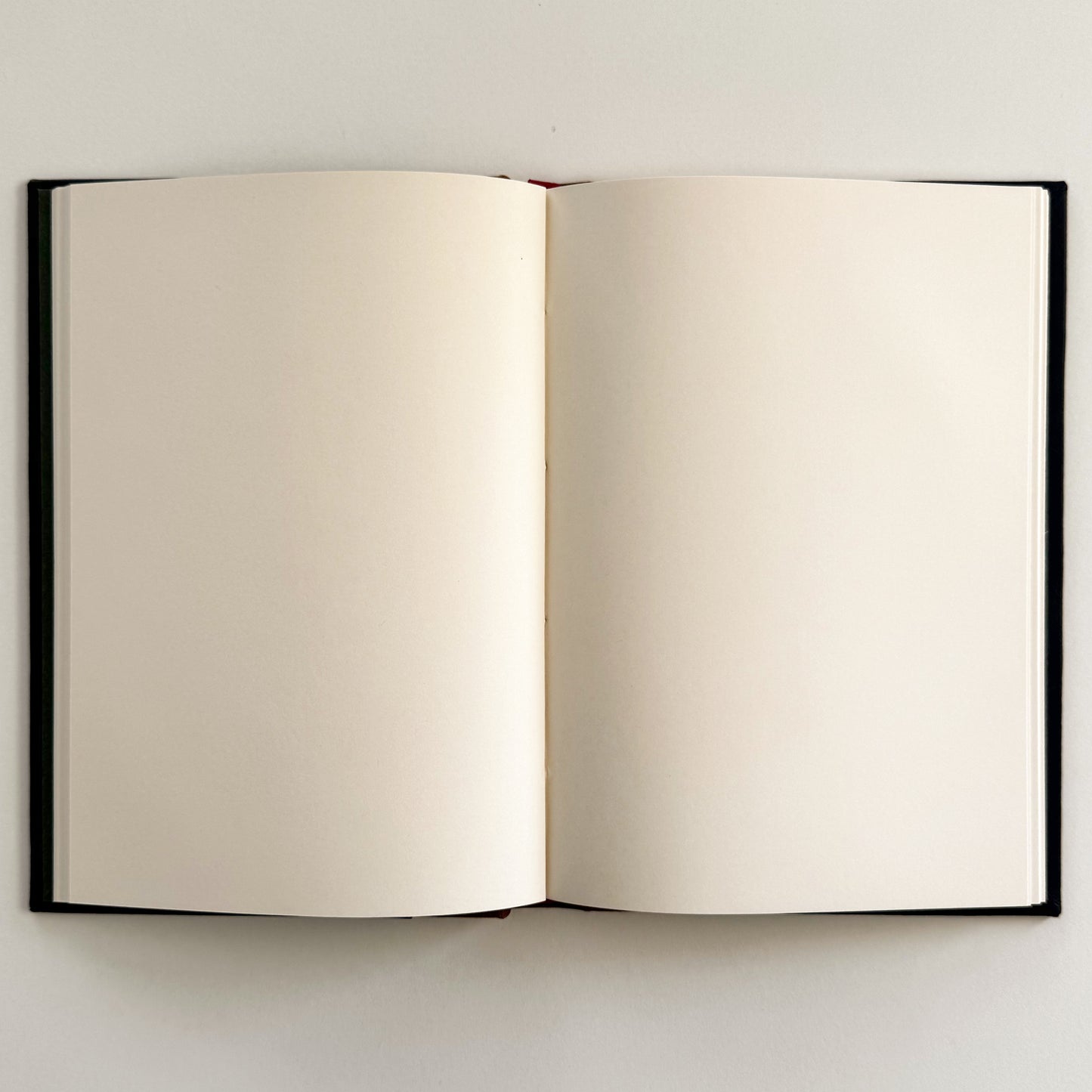 Handmade Leather Notebook No. 45 | 16,5 x 24 cm