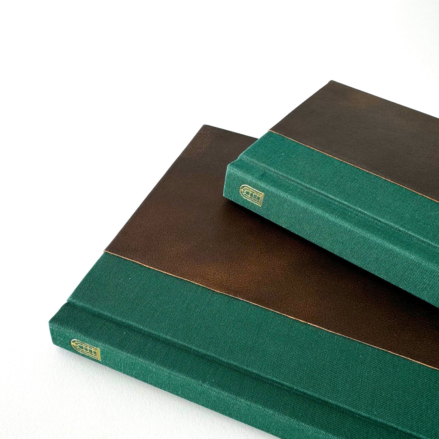 Handmade Leather Notebook No. 6 | 12,5 x 18 cm